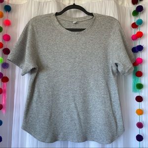 UNIQLO grey waffle tee size MEDIUM